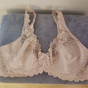 Gloria Vanderbilt Cream Lace Trim Bra